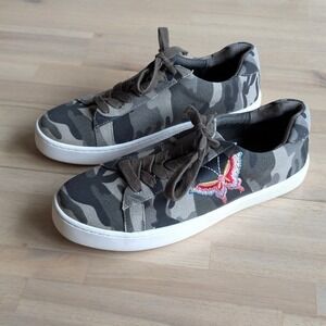 Johnny Was Camouflage Butterfly Sneakers Women Size 8 Casual Fashion